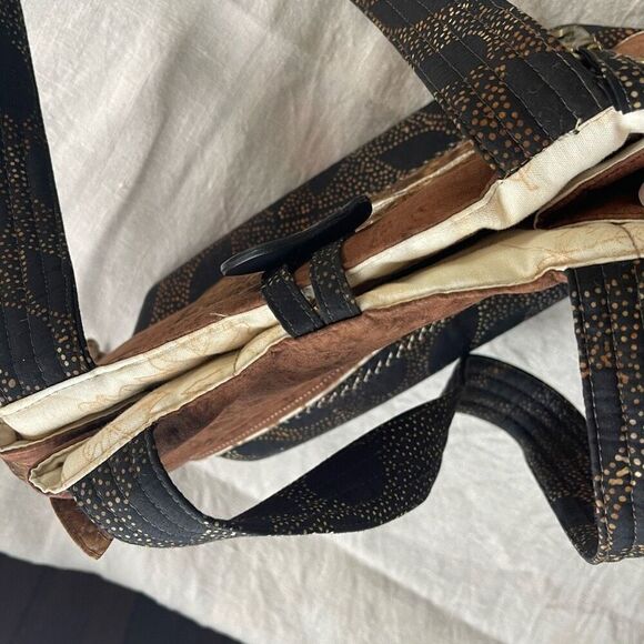 Quilted artisan embroidered Chic-a-dee double handle satchel. - Picture 6 of 8